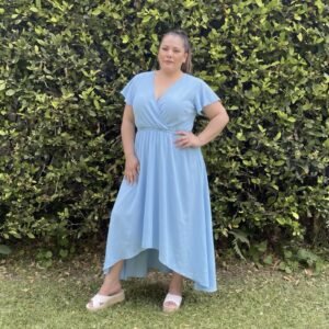 Vestido azul claro plus size